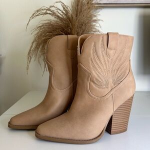 Cowboy Booties (Light Brown)